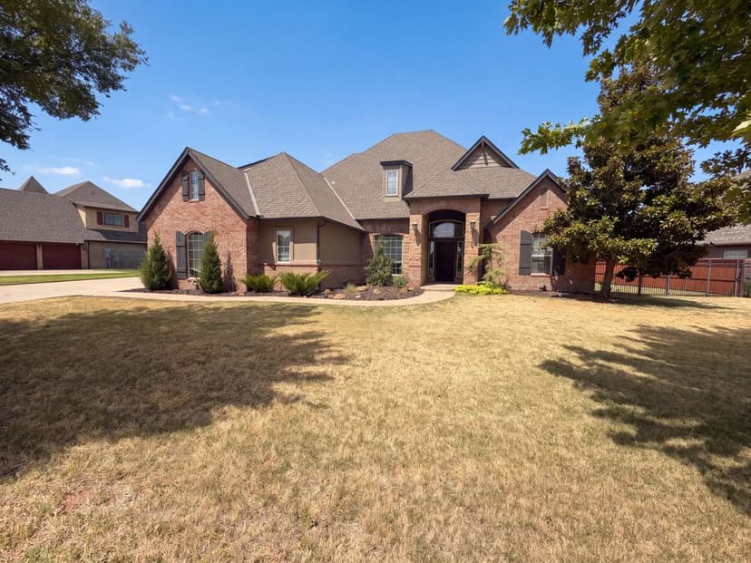 1017 W Camellia Way