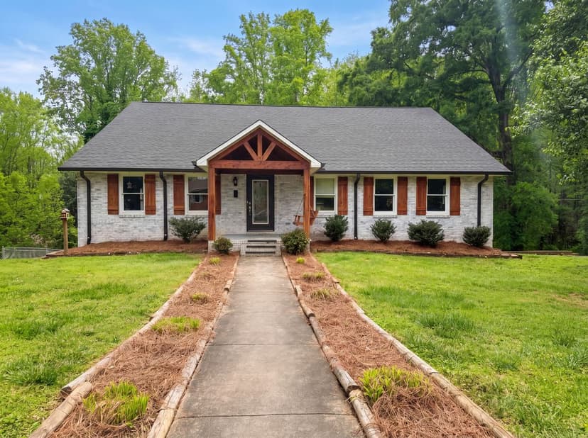 706 Crescent Dr