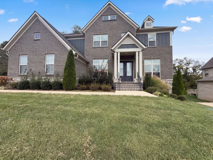 3241 Chase Point Dr