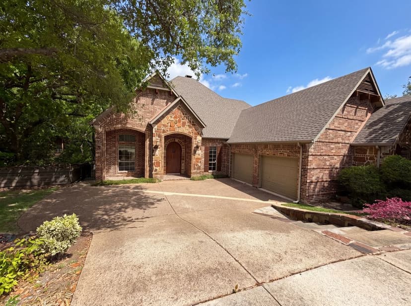 1309 Winding Brook Dr