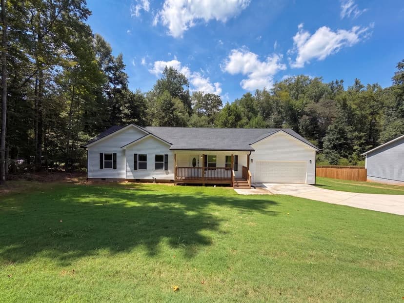 201 Deerfield Ln