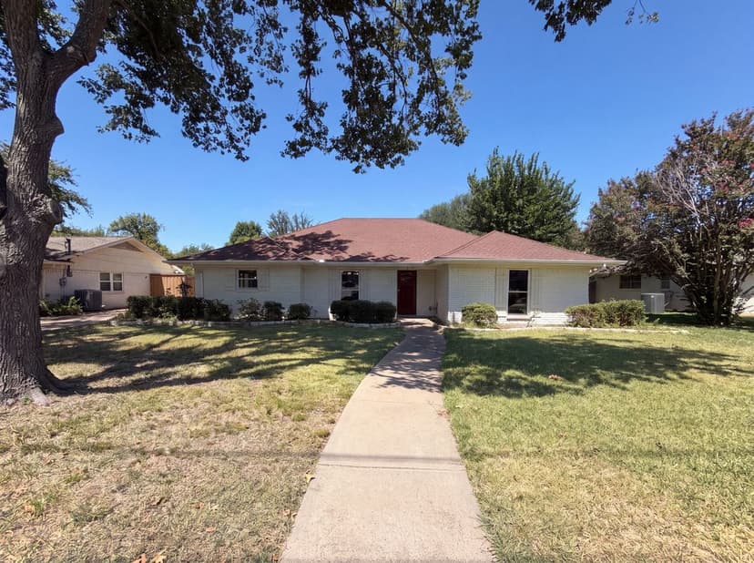 1115 N Waterview Dr