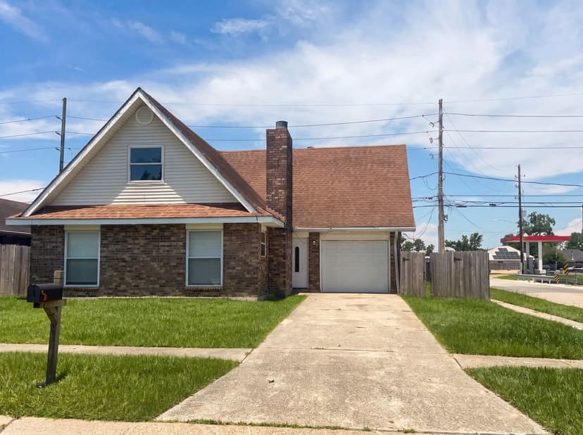 2017 Yorktowne Dr