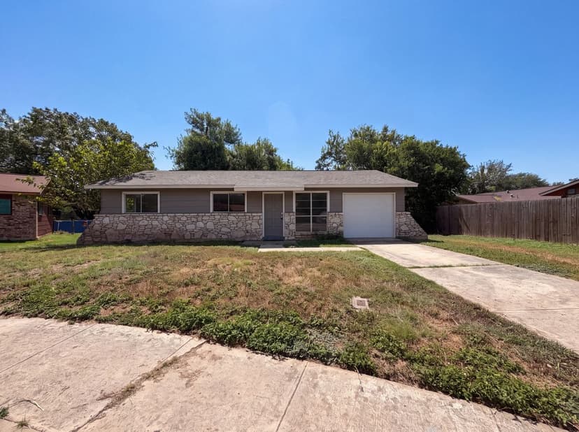 102 Dartmoor Dr