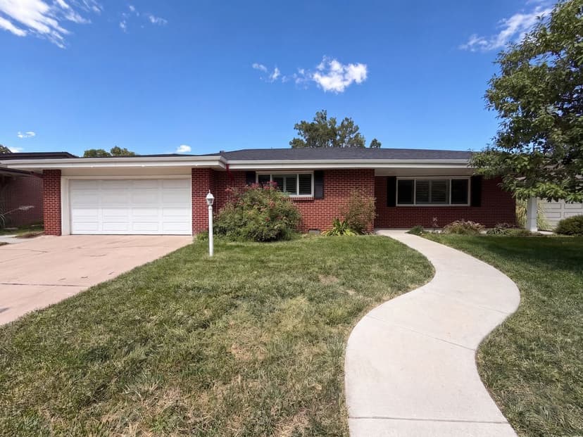 2145 E Columbia Pl