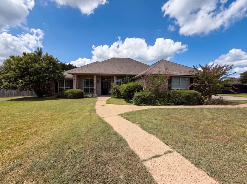 11117 Weatherford Dr