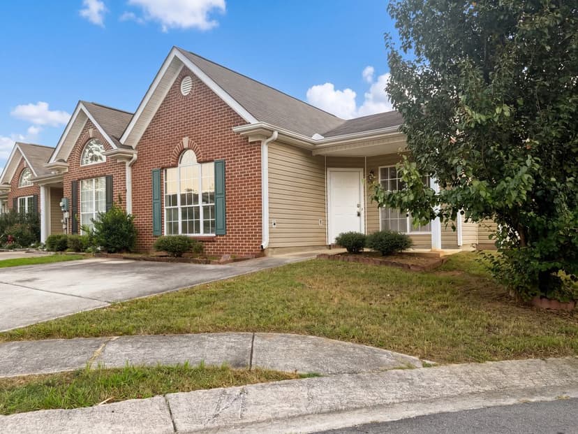 210 Hidden Cove Cir