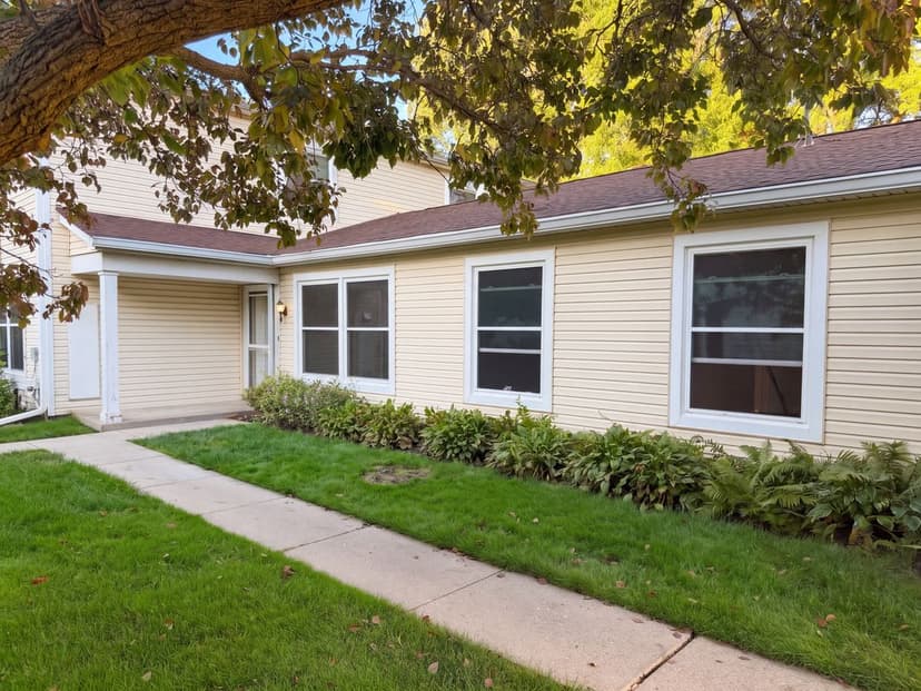 1186 E Azalea Ln