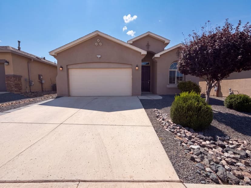 6384 Red Falcon Dr Ne
