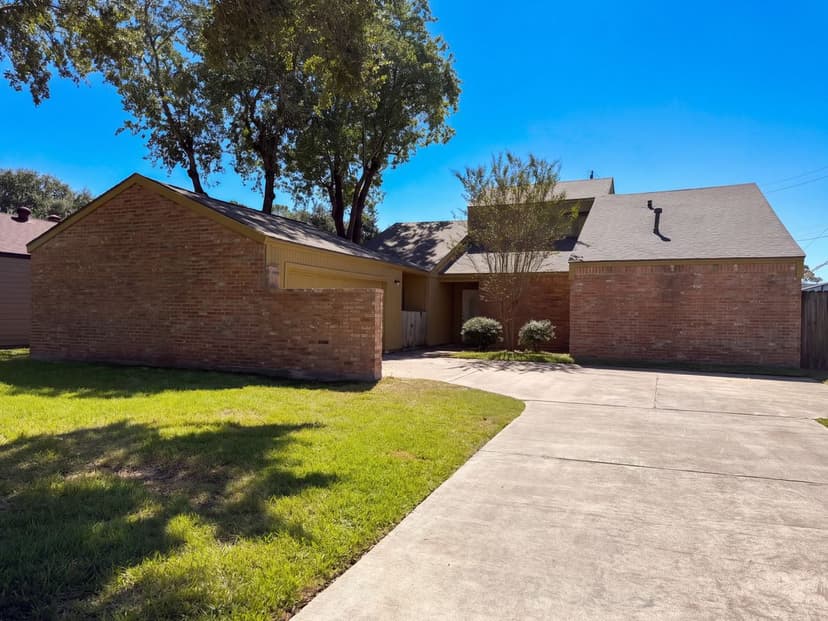 2307 Canyon Meadows Dr