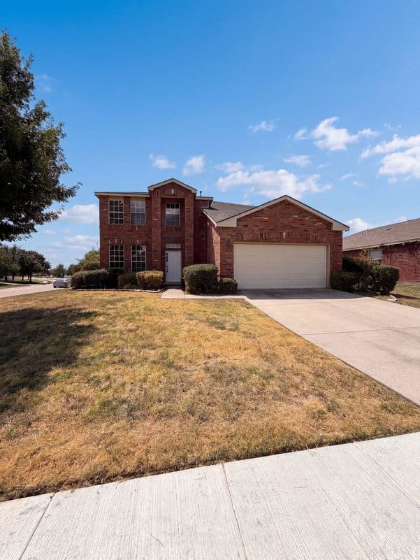 2220 Sumac Dr