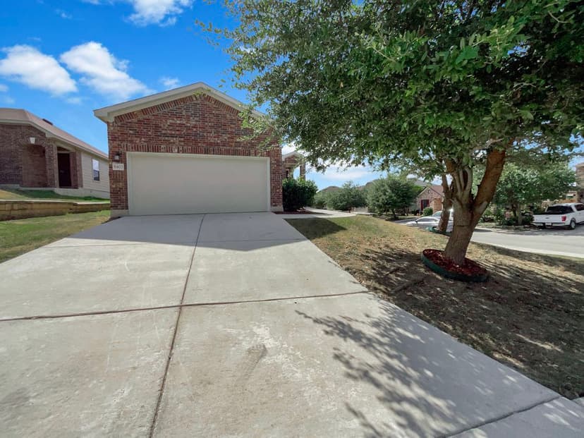 8403 Brazos Pt