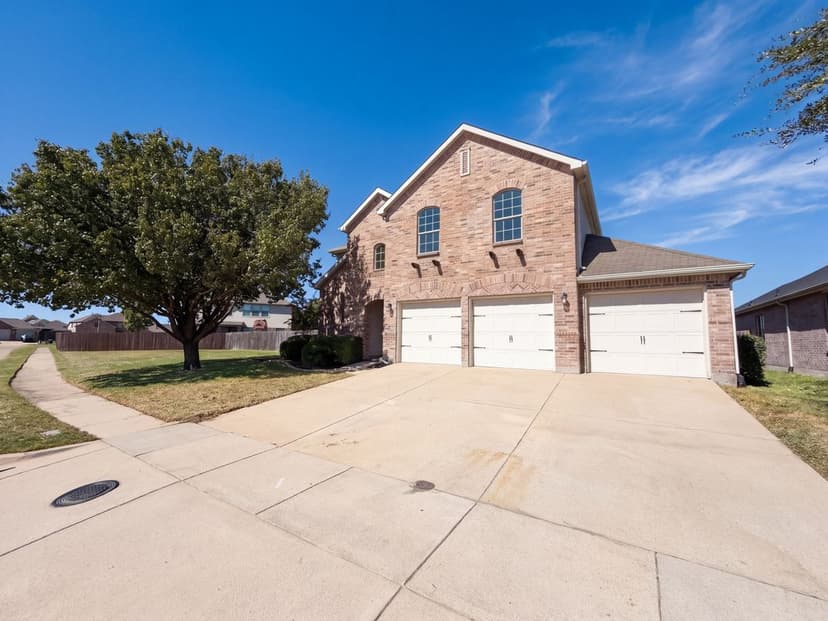 2030 Uvalde Dr
