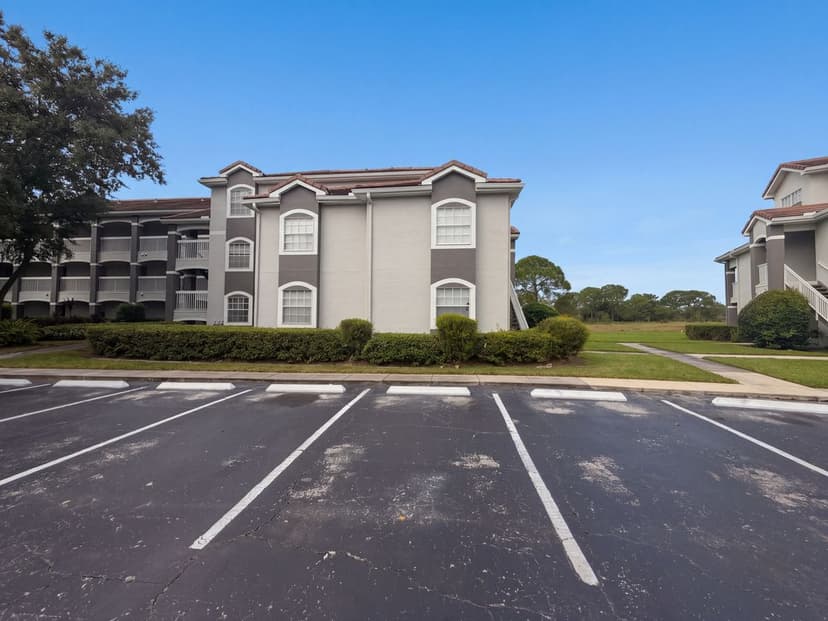 13838 Fairway Island Dr