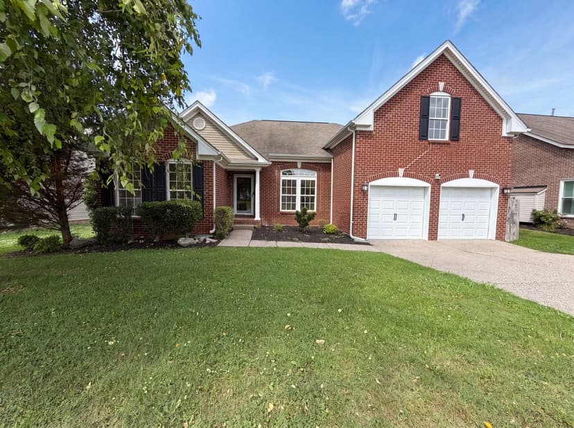 1027 Countess Ln