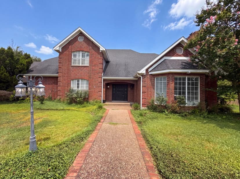 2717 Wickersham Dr