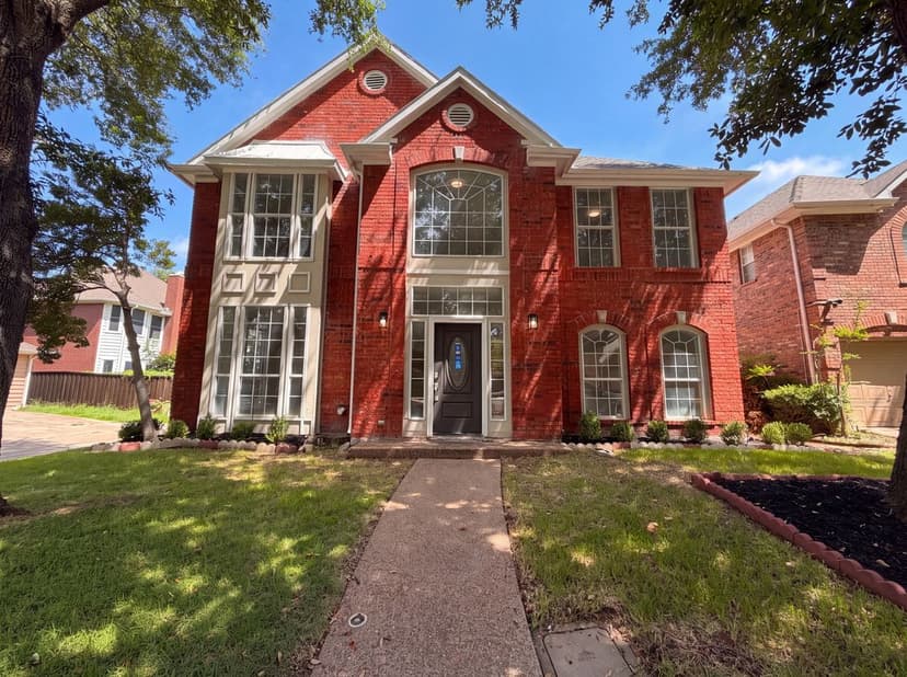 317 Riverwalk Ln