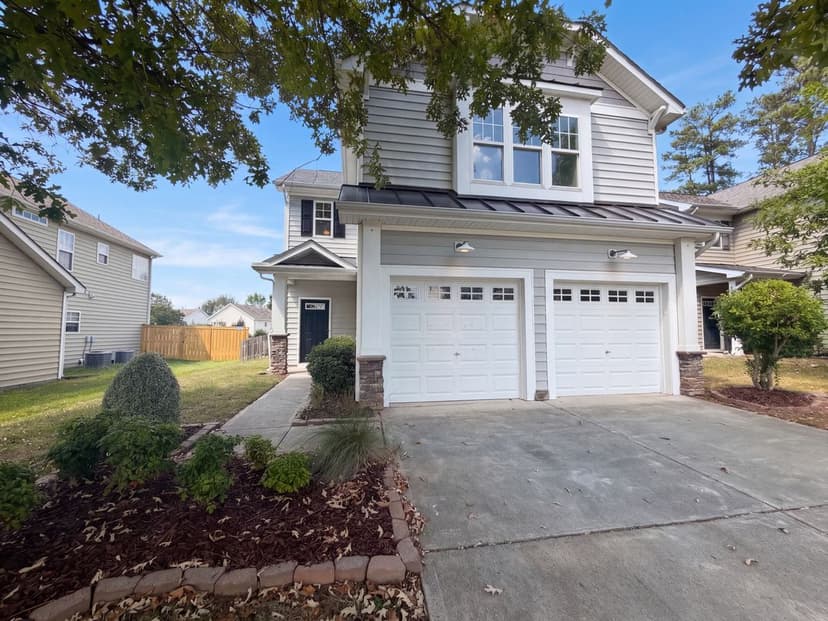 2003 Woodsdale Dr
