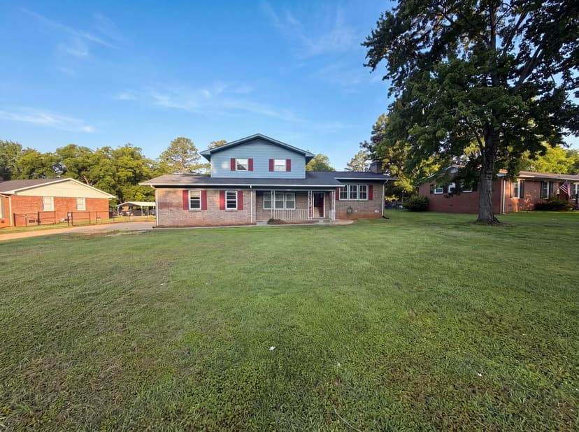 1248 Christopher Cir