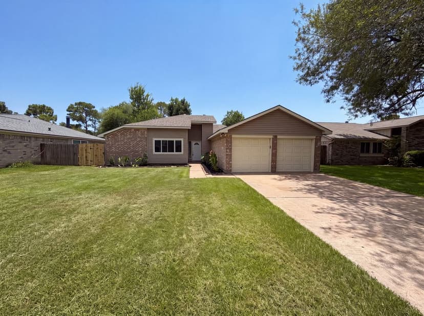 318 Floravista Dr
