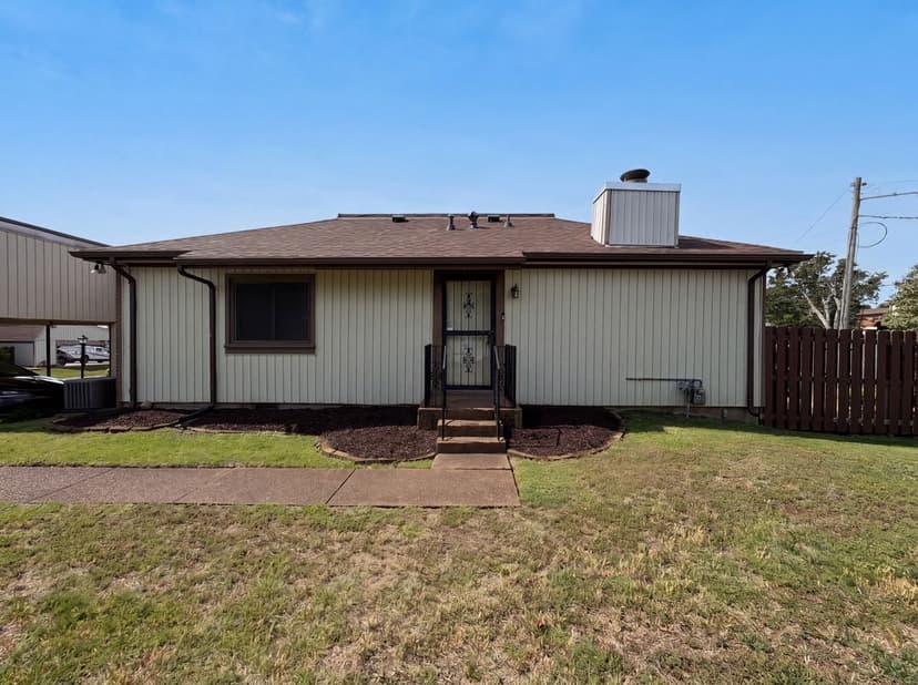 1014 Heritage Dr