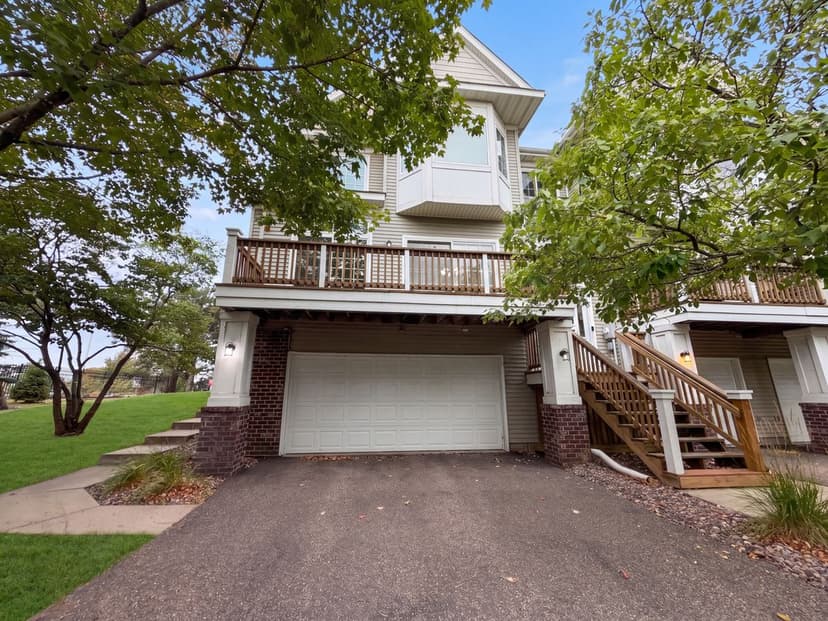 214 Christenson Way Ne