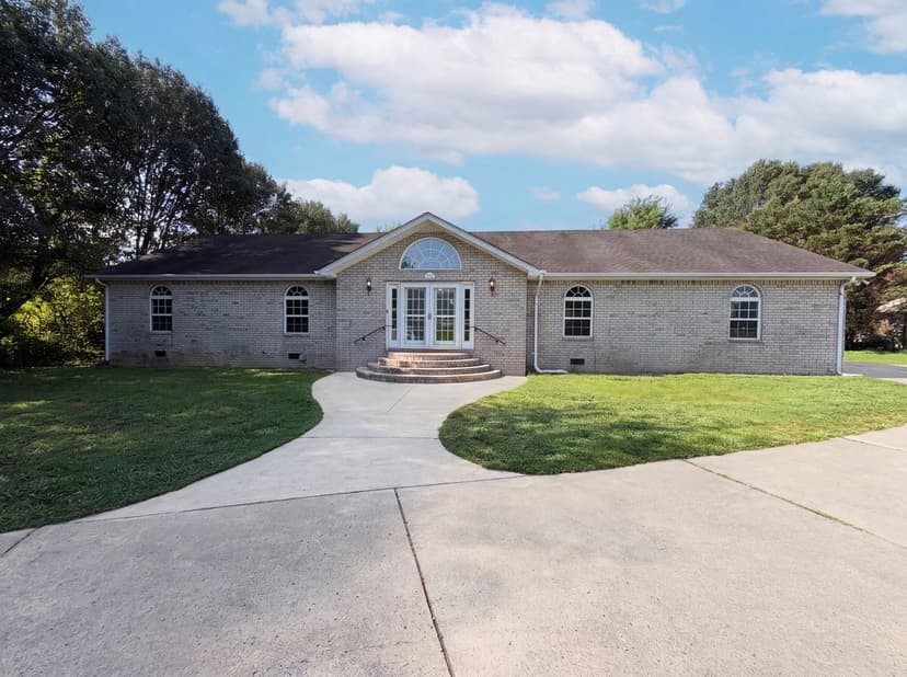 807 W Thompson Ln