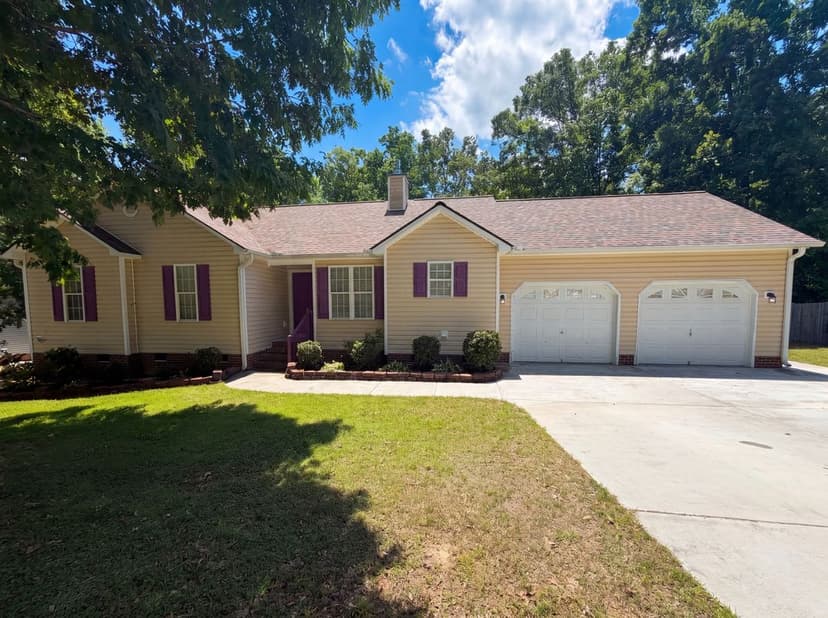 470 Kinsman Ct