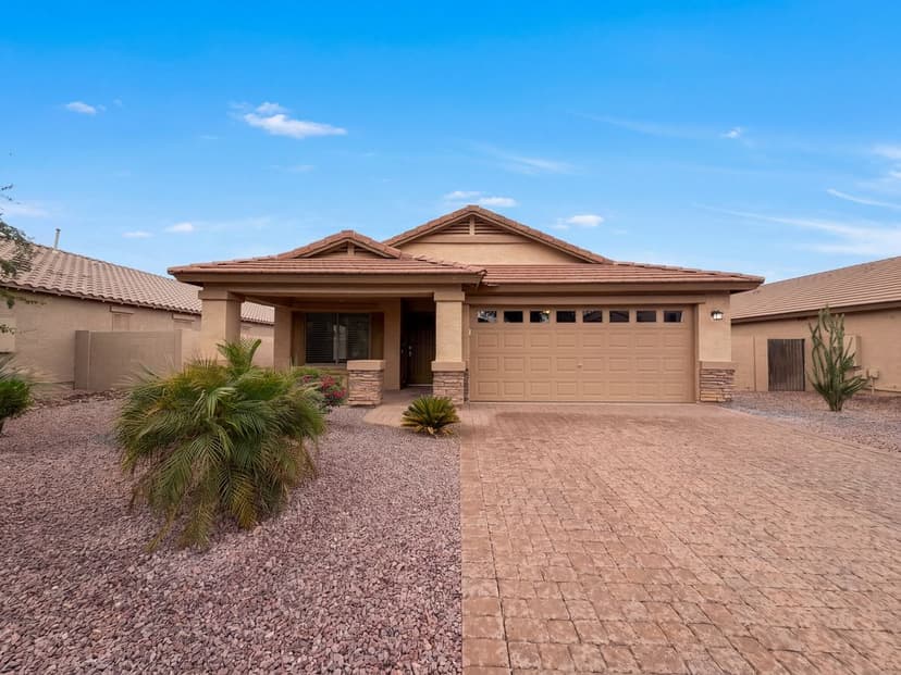 1365 E Prickly Pear Dr