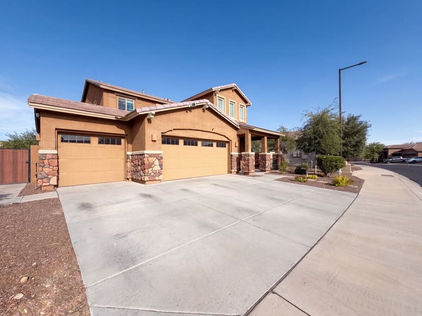 2551 N 212th Dr