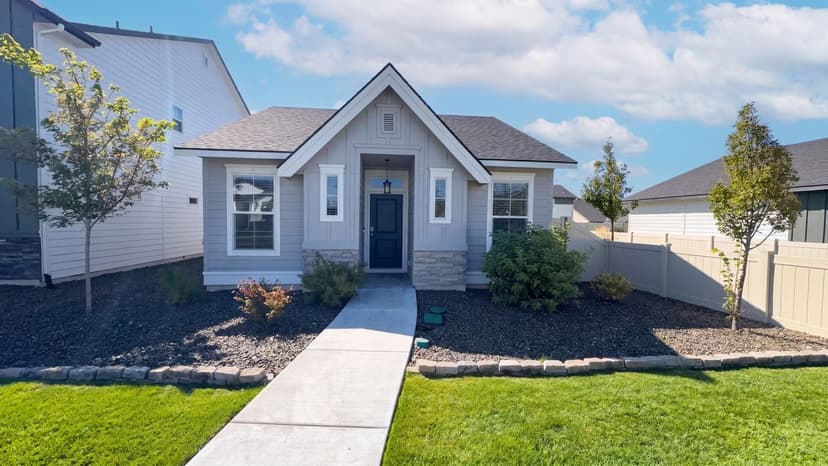 4998 W Thornapple Dr