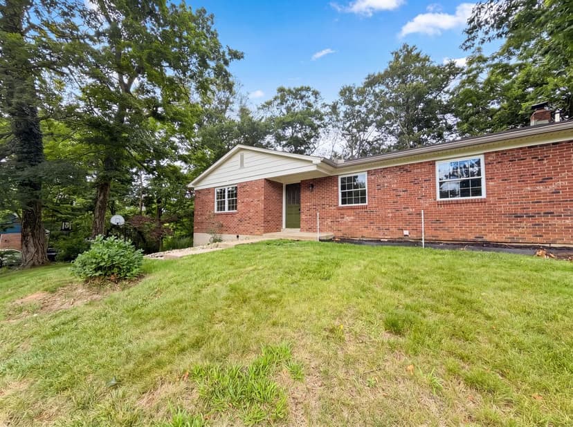 1004 Marcie Ln