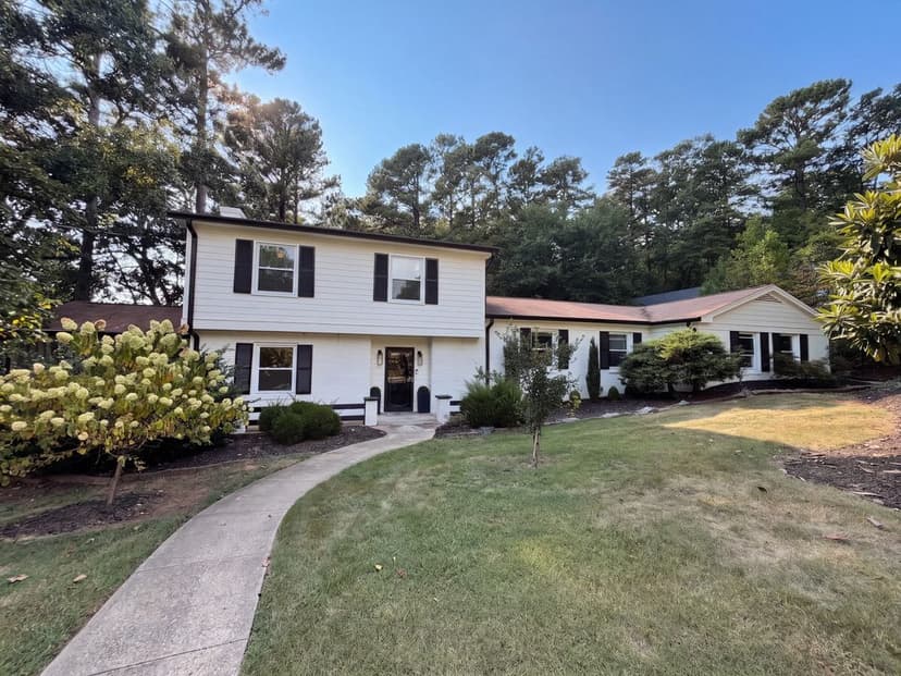 2220 Hillock Dr