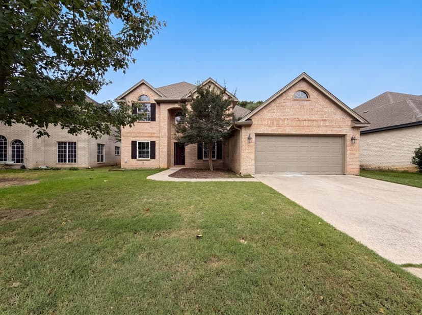 6218 Kingswood Dr