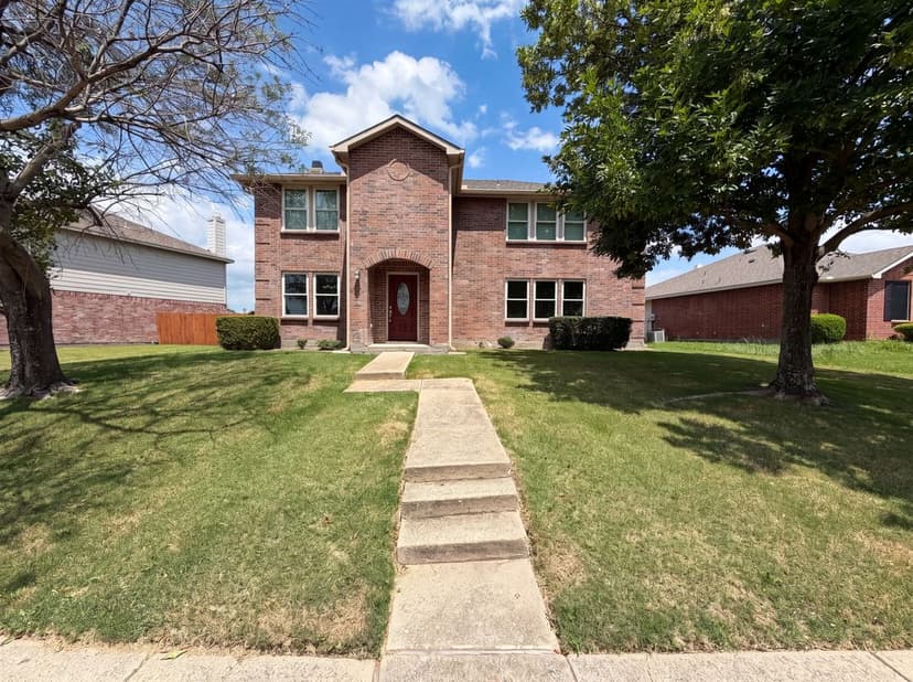 2904 Lake Vista Dr
