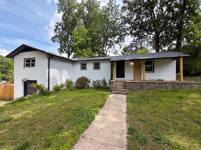 3807 Greenhill Dr
