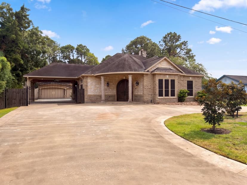 1005 Lewis Dr