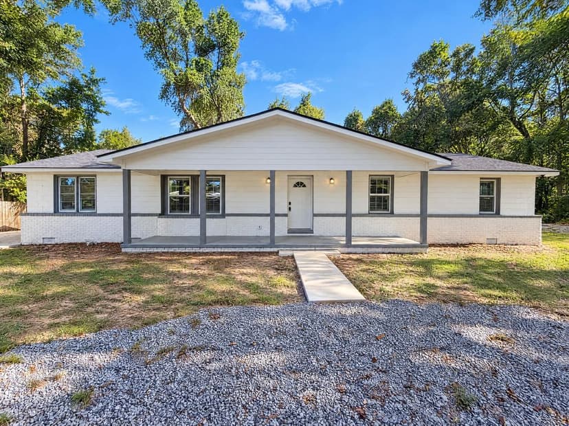 1729 N Highway 17