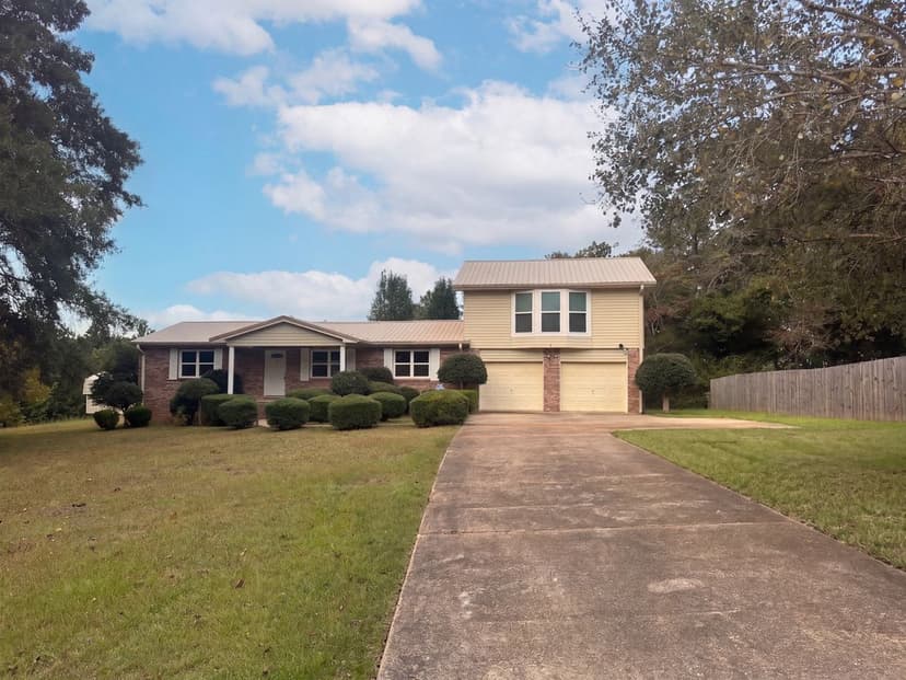 4552 Fall City Rd
