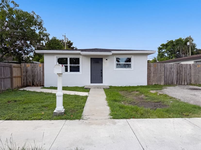 1320 Nw 15th St