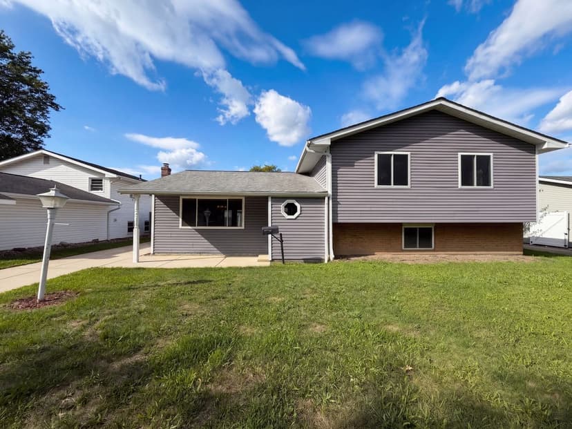 25142 Deerfield Dr