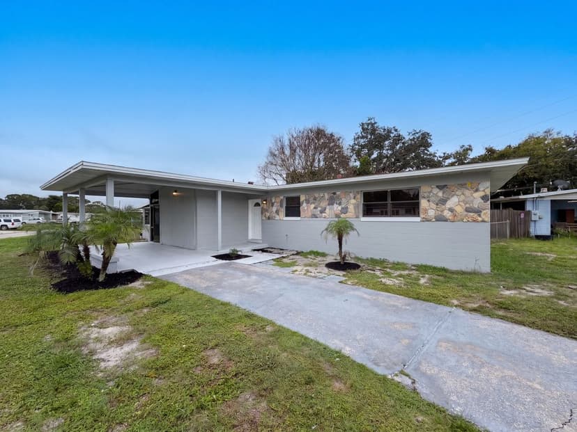 1053 Azalea Ln