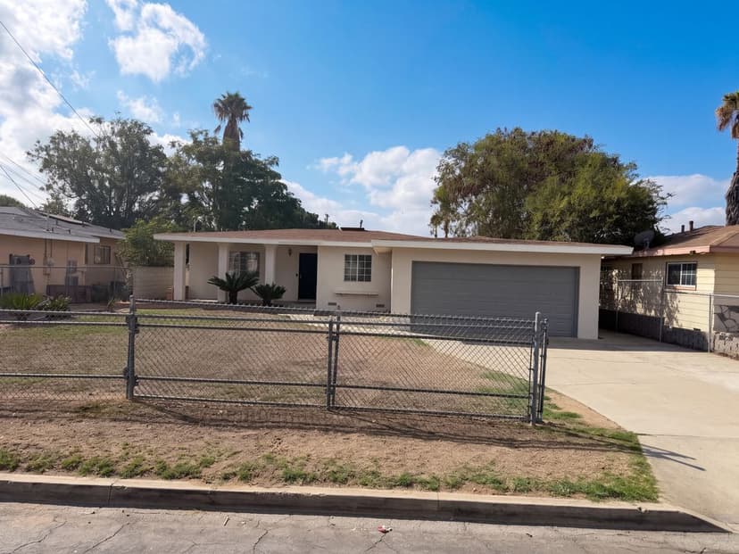 17787 Ivy Ave