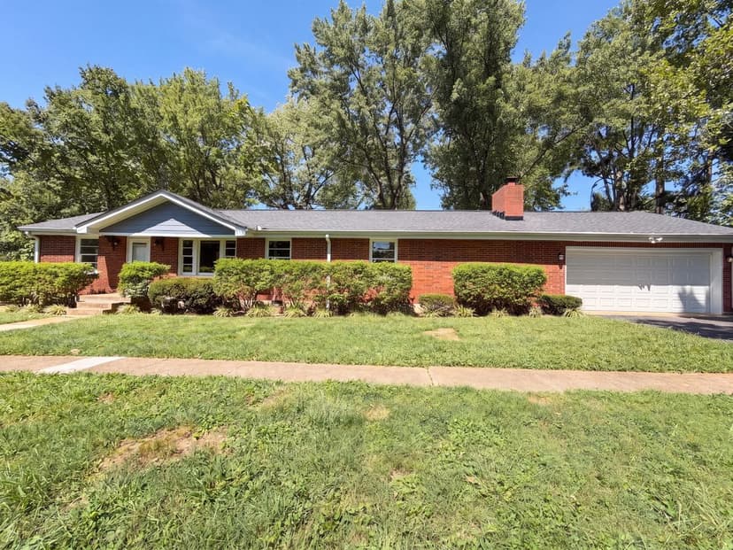 220 Haywood Ln
