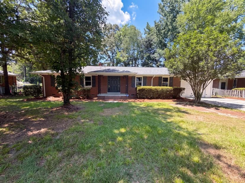 927 Greenlawn Dr