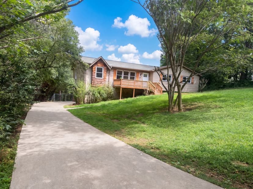 4676 Fairway Dr