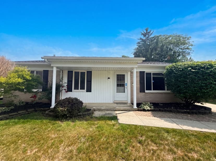 42195 Fairview Dr