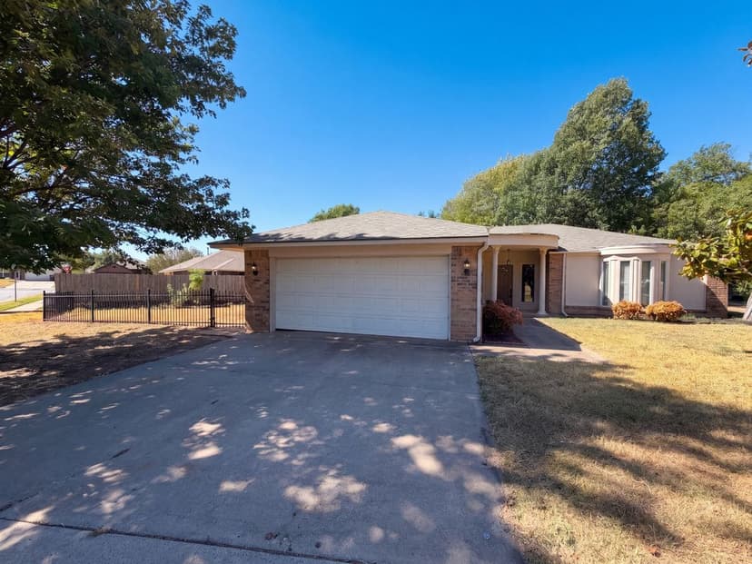 1536 Creekside Dr