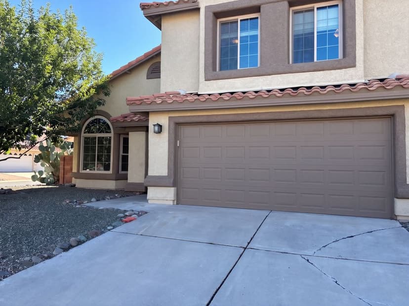 851 W Port Royal Pl
