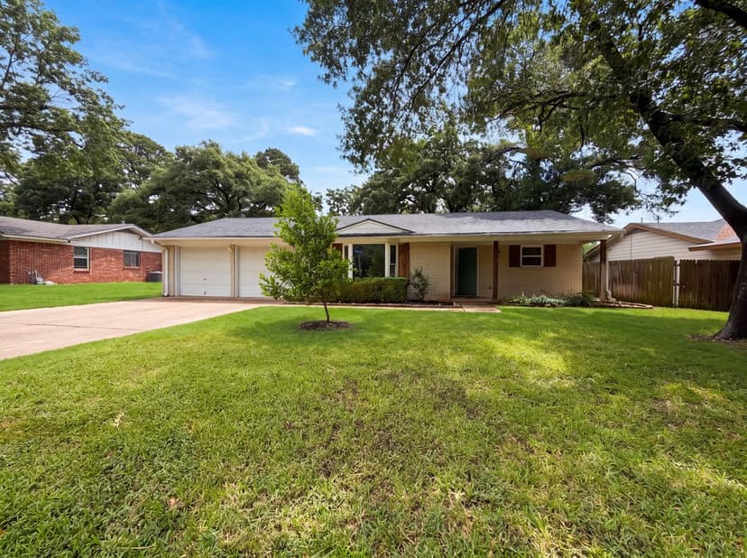 1805 Brookview Dr